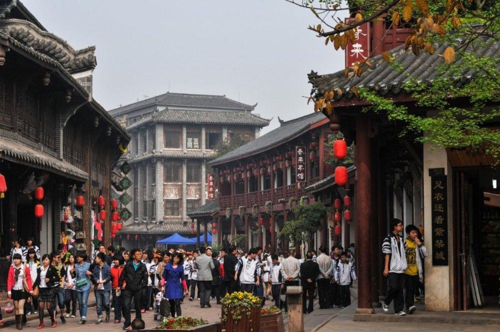 专注问答平台-男生喜不喜欢自作多情的女生答疑解惑